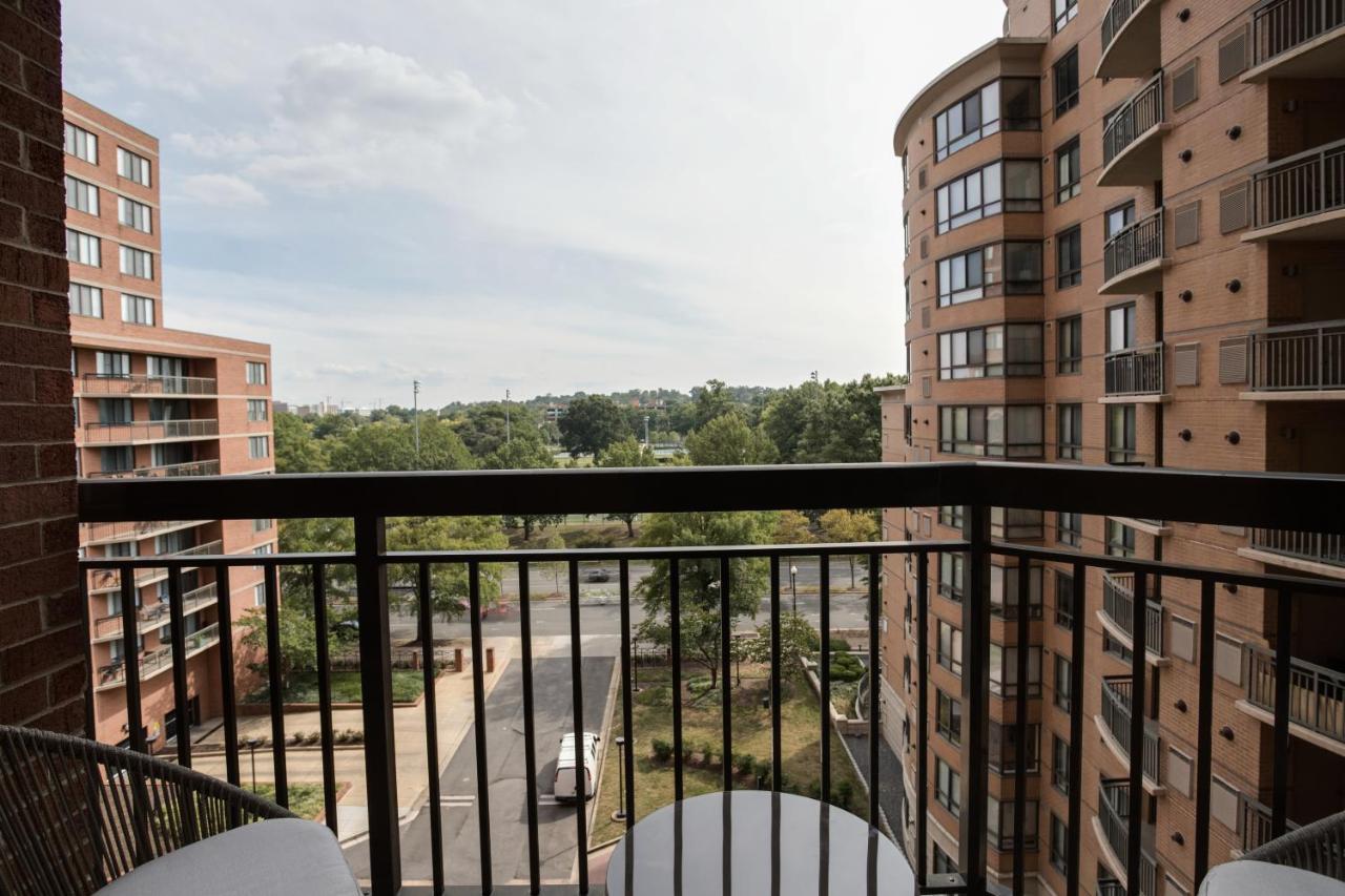Stylish And Charming Apartment In Pentagon City Arlington Ngoại thất bức ảnh